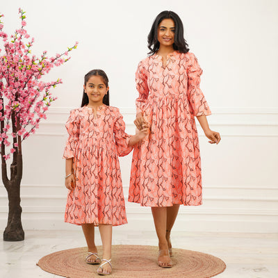 'Peach Oasis' Mom and Daughter Cotton Dresses