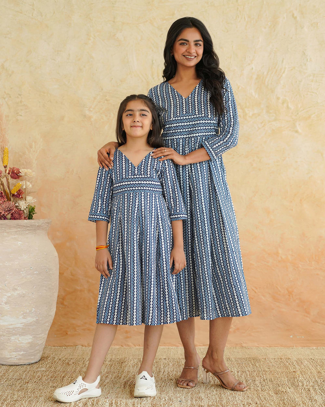 Mom and Daughter Dresses | Buy Twinning Dresses for Mom and Daughter Duos Online Fashiana Mom and Daughter Dresses | Buy Twinning Dresses for Mom and Daughter Duos Online Fashiana