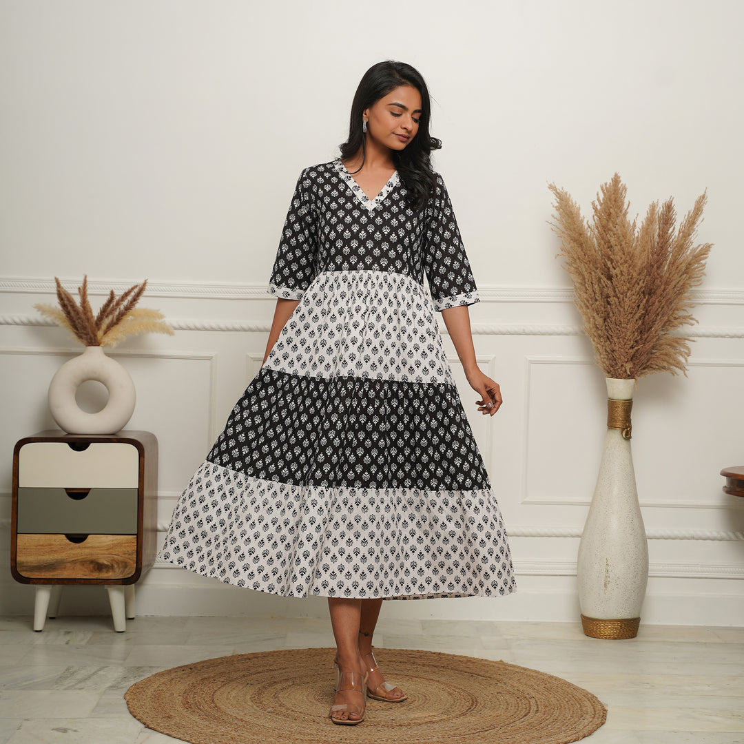 'Monochrome Fusion' Cotton 3-Tiered Long Dress with Pockets