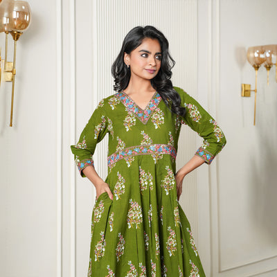 Ethnic Motifs on Green Cotton Midi Dress with Pockets