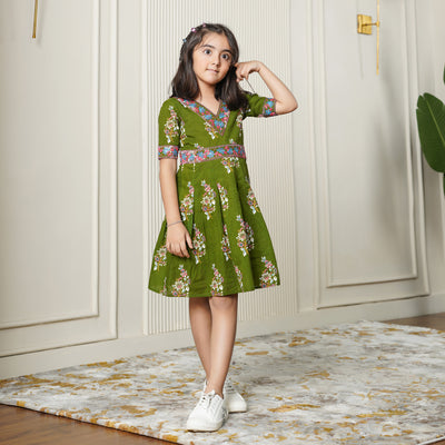 Ethnic Motif on Green Mom and Daughter Cotton Dresses