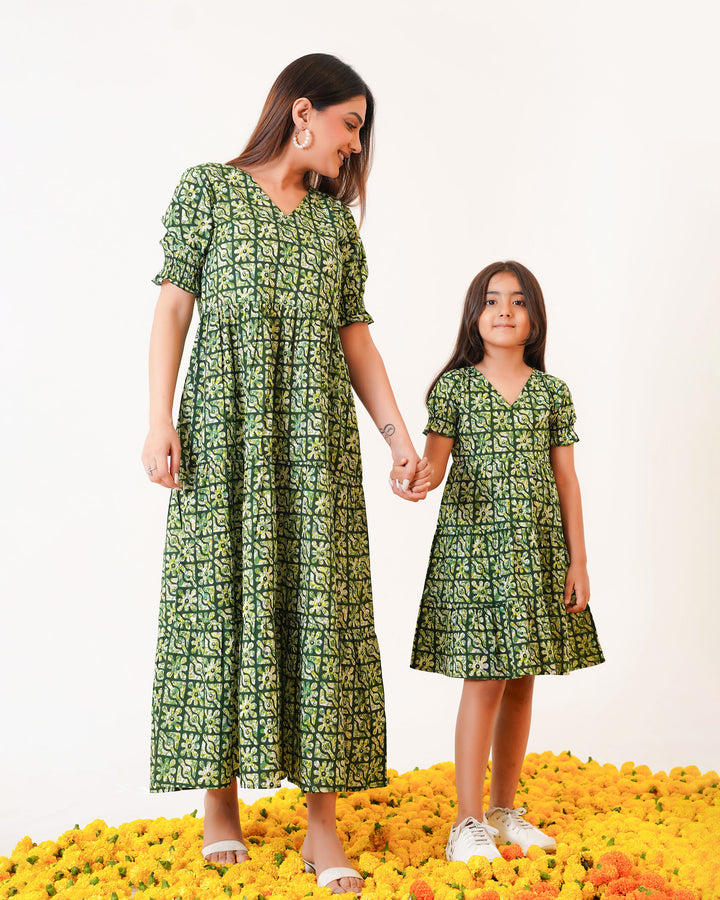 Spring Lattice Mom and Daughter Cotton Dresses