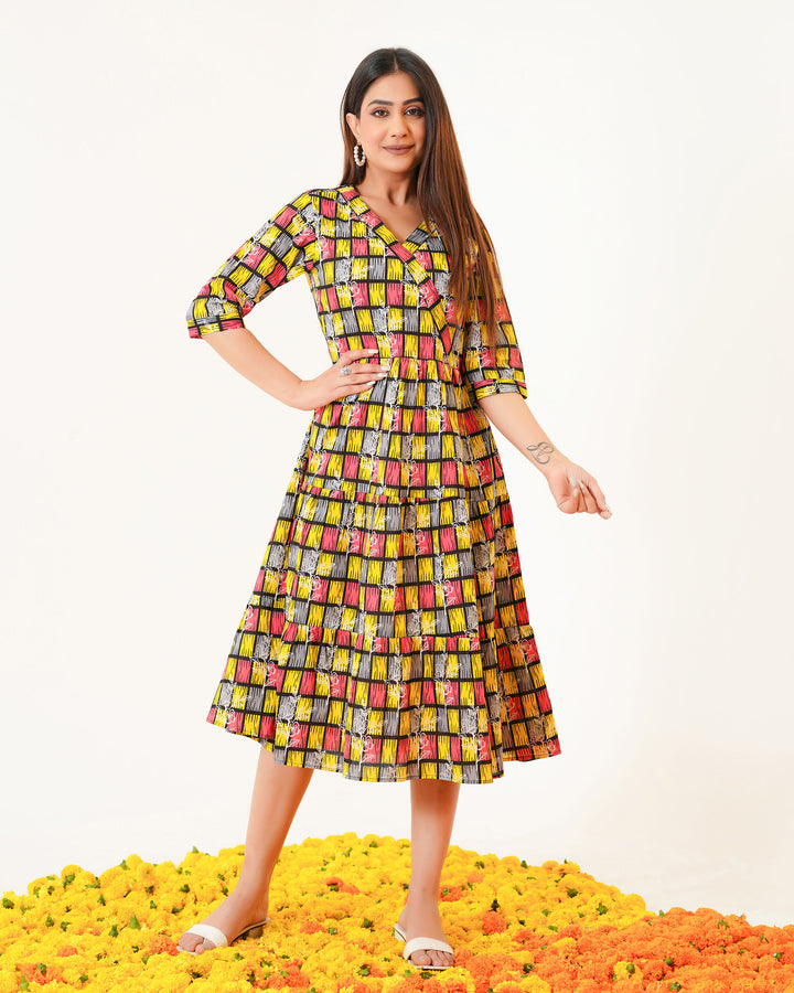 'Yellow ColorLane' Tiered Cotton Midi Dress with Pockets