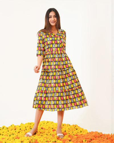 'Yellow ColorLane' Tiered Cotton Midi Dress with Pockets